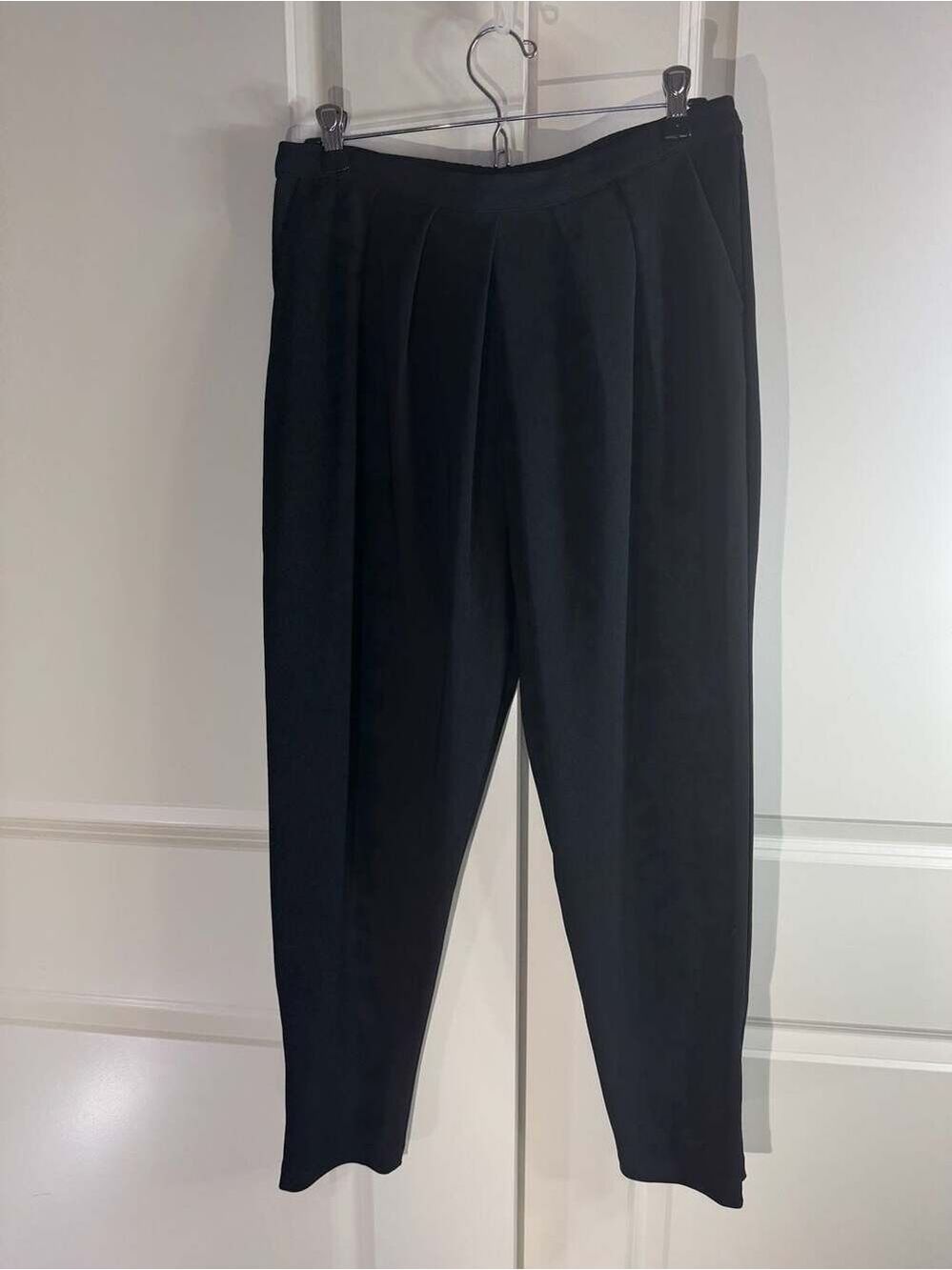 H&M Black Pleated Tapered Ankle Pants with Ankle Zippers 8